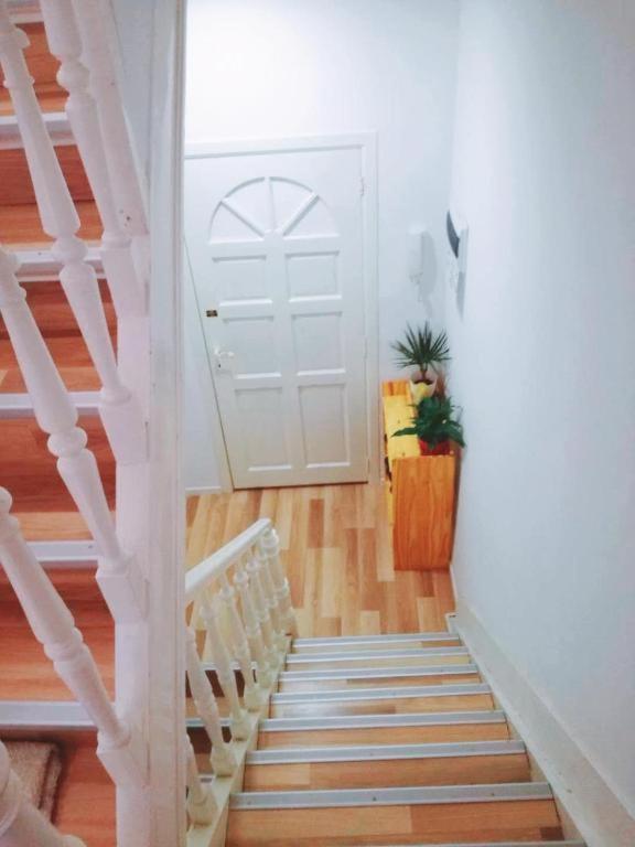 Cozy Rooms With Share The Bathroom And Kitchen Bruxelles Esterno foto