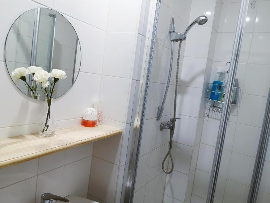 Cozy Rooms With Share The Bathroom And Kitchen Bruxelles Esterno foto